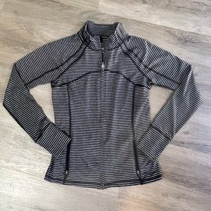 Women’s athletic long sleeve top size XS